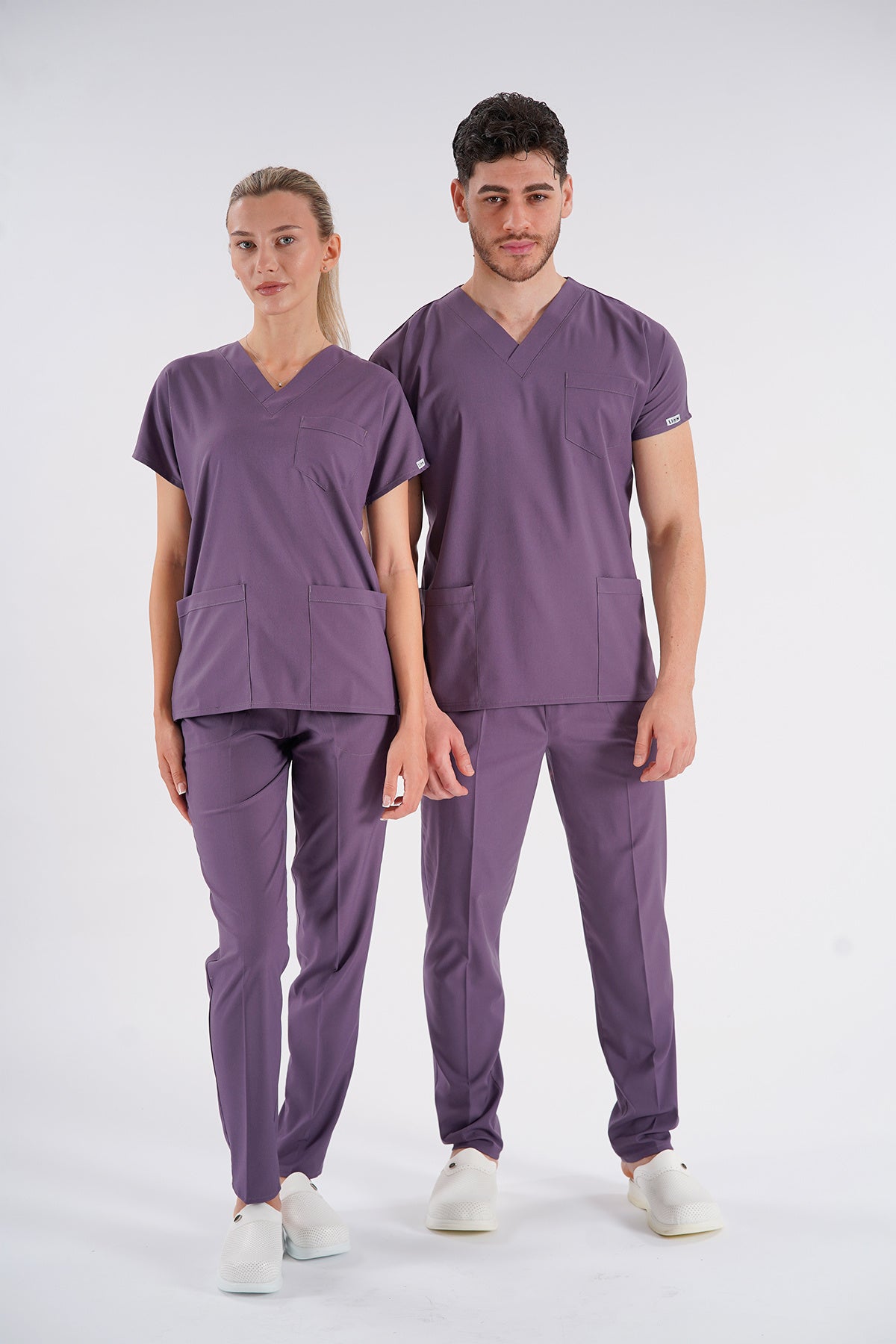 Açık Mürdüm Dr. Greys Modeli Likralı Hemşire Forması Unisex Yarasa Kol Doktor Scrubs Hastane Takımı