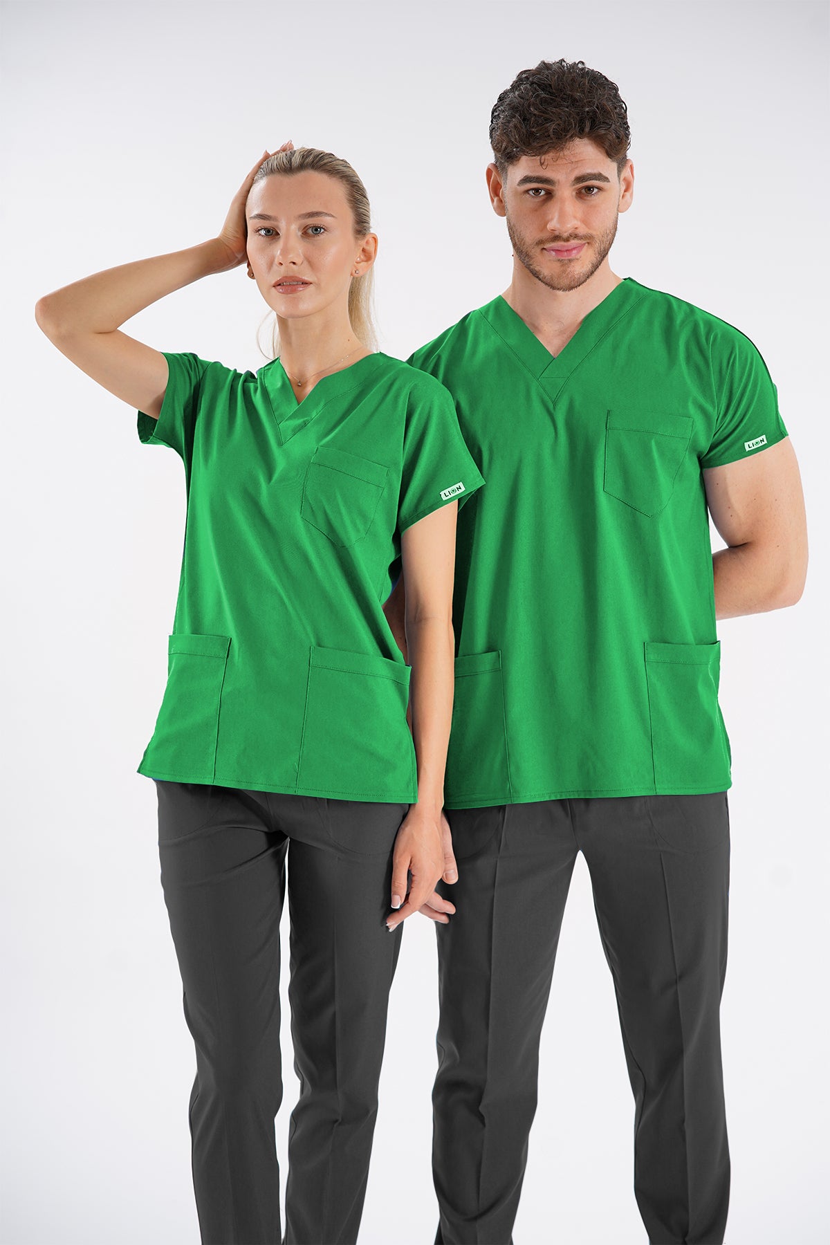 Çimen Yeşili Dr.Greys Modeli Soft Likralı Hemşire Doktor Forması Scrubs Tek Üst Unisex Yarasa Kol