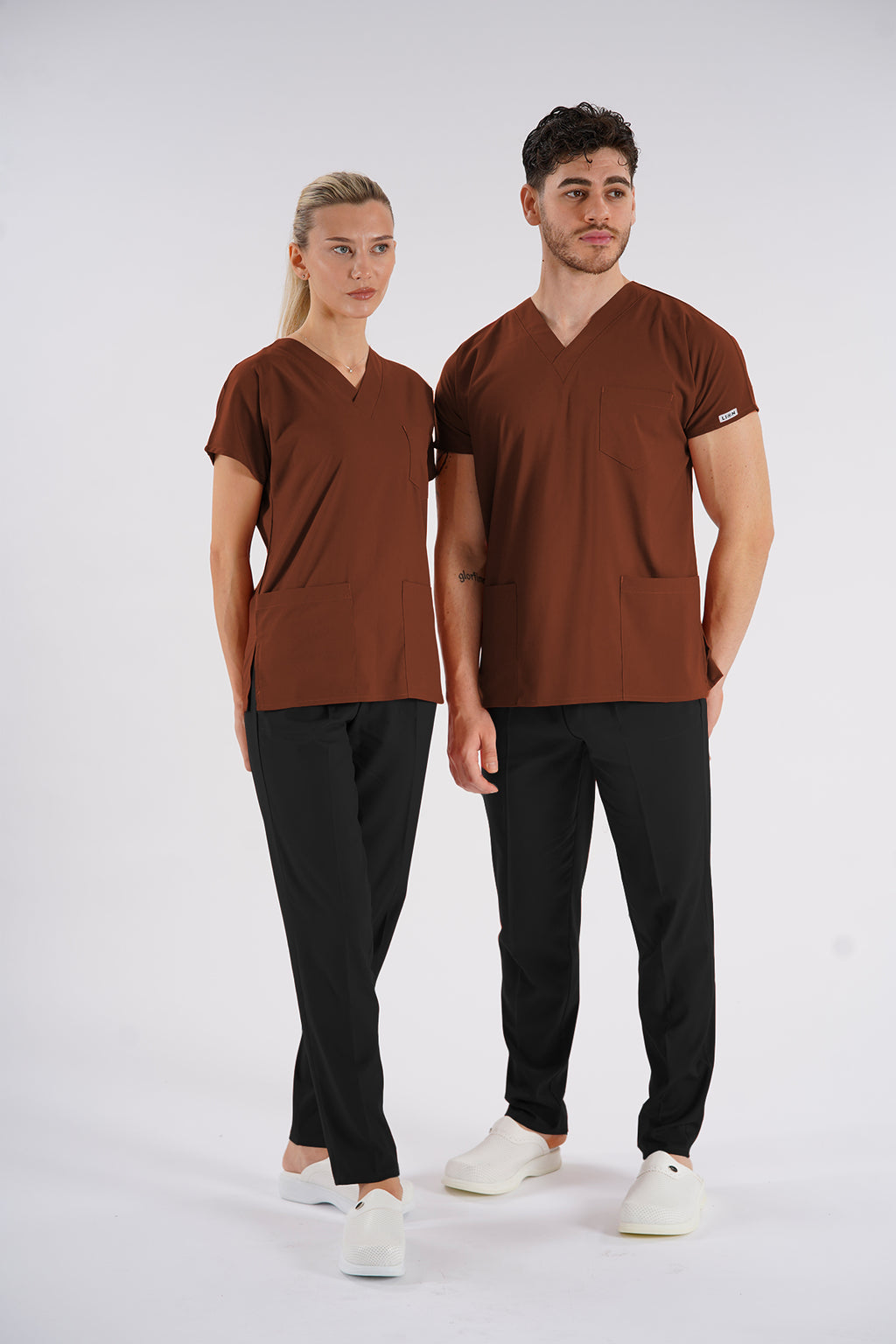 Kahverengi Dr.Greys Modeli Soft Likralı Hemşire Doktor Forması Scrubs Tek Üst Unisex Yarasa Kol