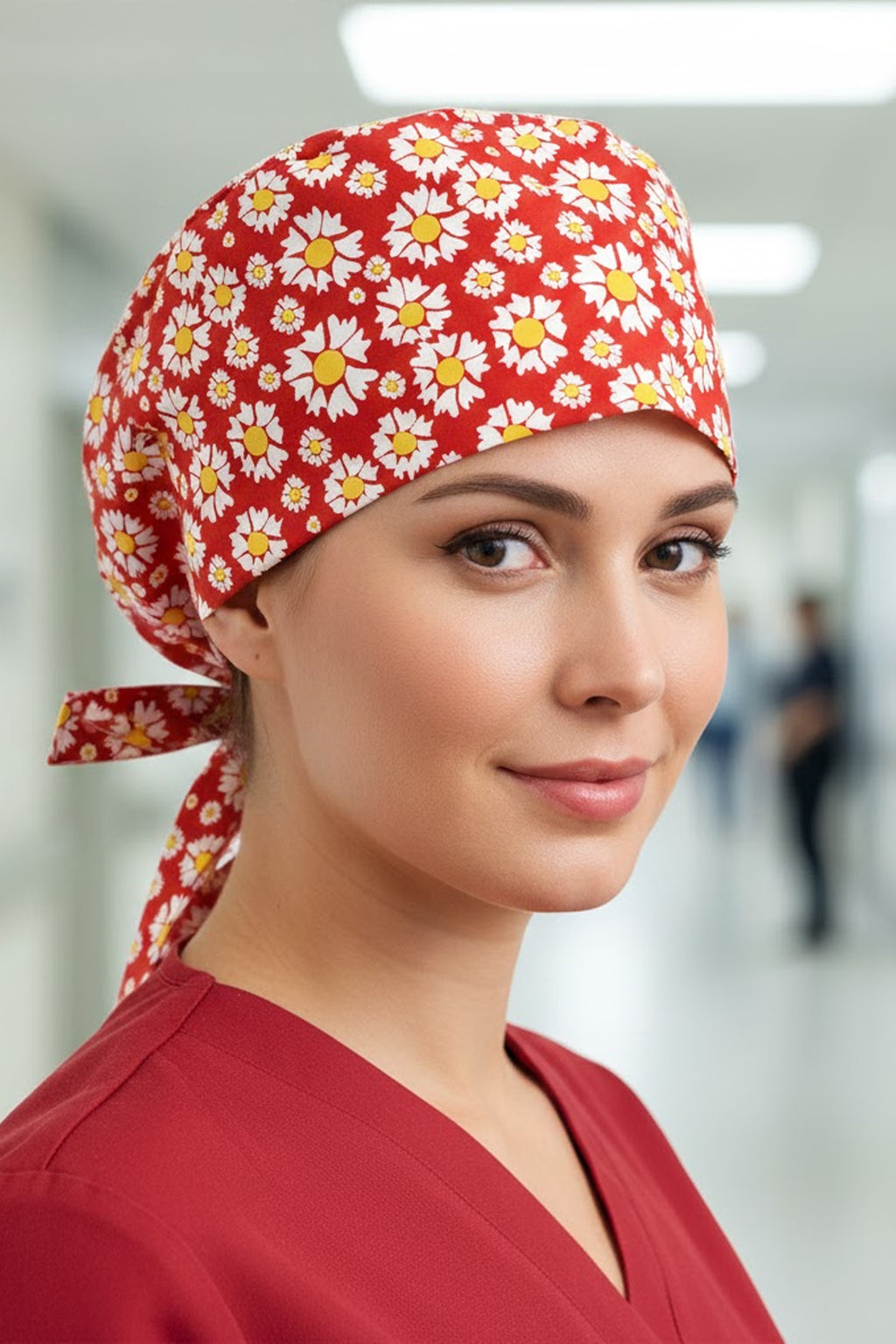 Kırmızı Papatya Desenli Cerrahi Bone Unisex – Likralı Doktor Hemşire Bonesi - Kırmızı Papatya