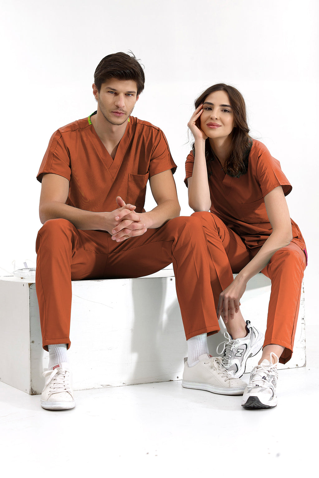 Kiremit Lüks Likralı Üniforma Takımlar Yüksek Kaliteli Likralı Scrubs