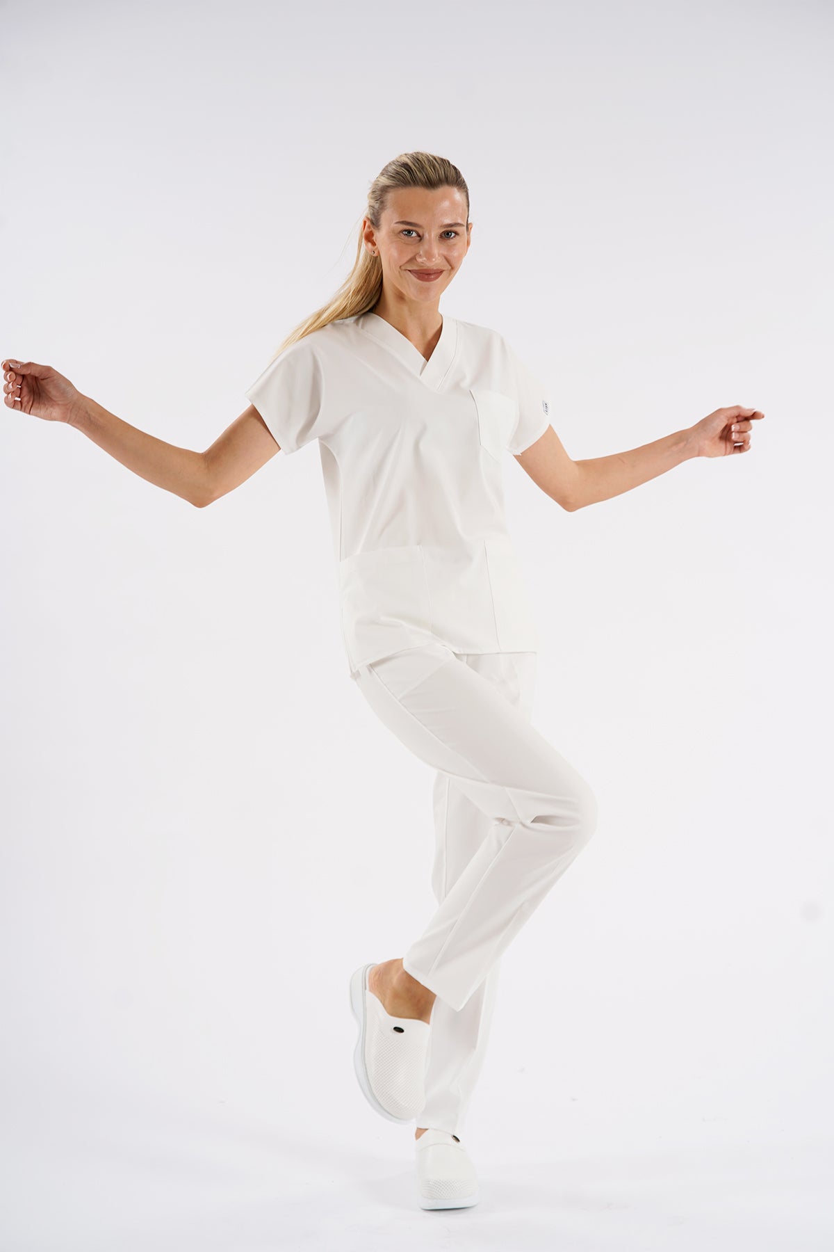 Dr.greys Modeli Beyaz Royal Çift Yön Likralı Premium Scrubs