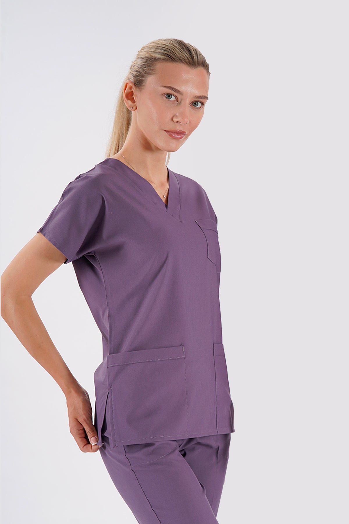 Açık Mürdüm Dr. Greys Modeli Likralı Hemşire Forması Unisex Yarasa Kol Doktor Scrubs Hastane Takımı