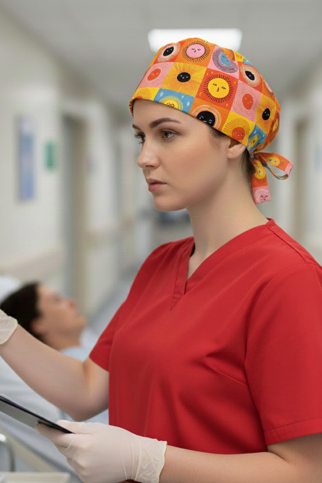 Kare Güneşler Desenli Cerrahi Bone Unisex – Likralı Doktor Hemşire Bonesi - Kare Güneşler