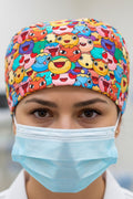 Gülen Renkli Surat Desenli Cerrahi Bone Unisex – Likralı Doktor Hemşire Bonesi - Gülen Renkli Surat